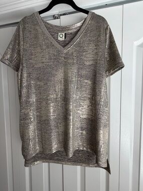 Anthropologie - Metallic V-Neck Short Sleeve Top - Neutral Shimmer